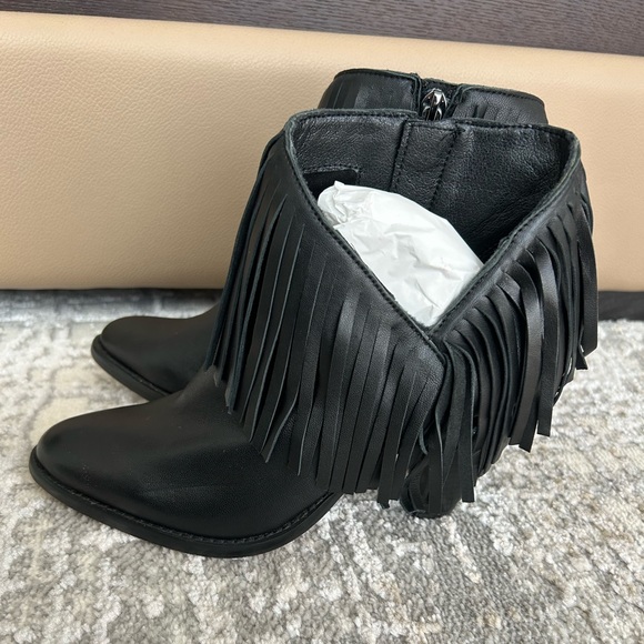 NWT Jessica Simpson Black Fringe Heeled Bootie Side Zipper in Size 6.5. - Picture 4 of 5